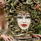 Testa Medusa h 50 cm - con Mele, Madreperla Antichizzato | Ceramica Caltagirone