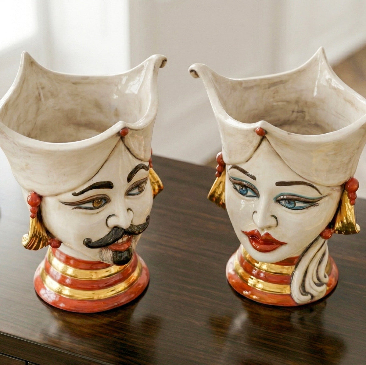 Testa di Moro Aisha, Madreperla Antichizzato Oro e Lustri. Ceramiche Sofia, Caltagirone