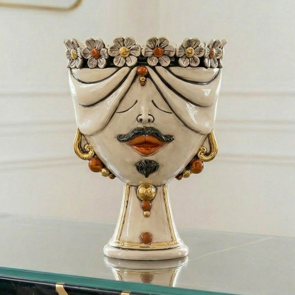 Testa Zahira con Fiori, Uomo, Madreperla Antichizzato Oro e Lustri, oro zecchino. Ceramiche Sofia, Caltagirone