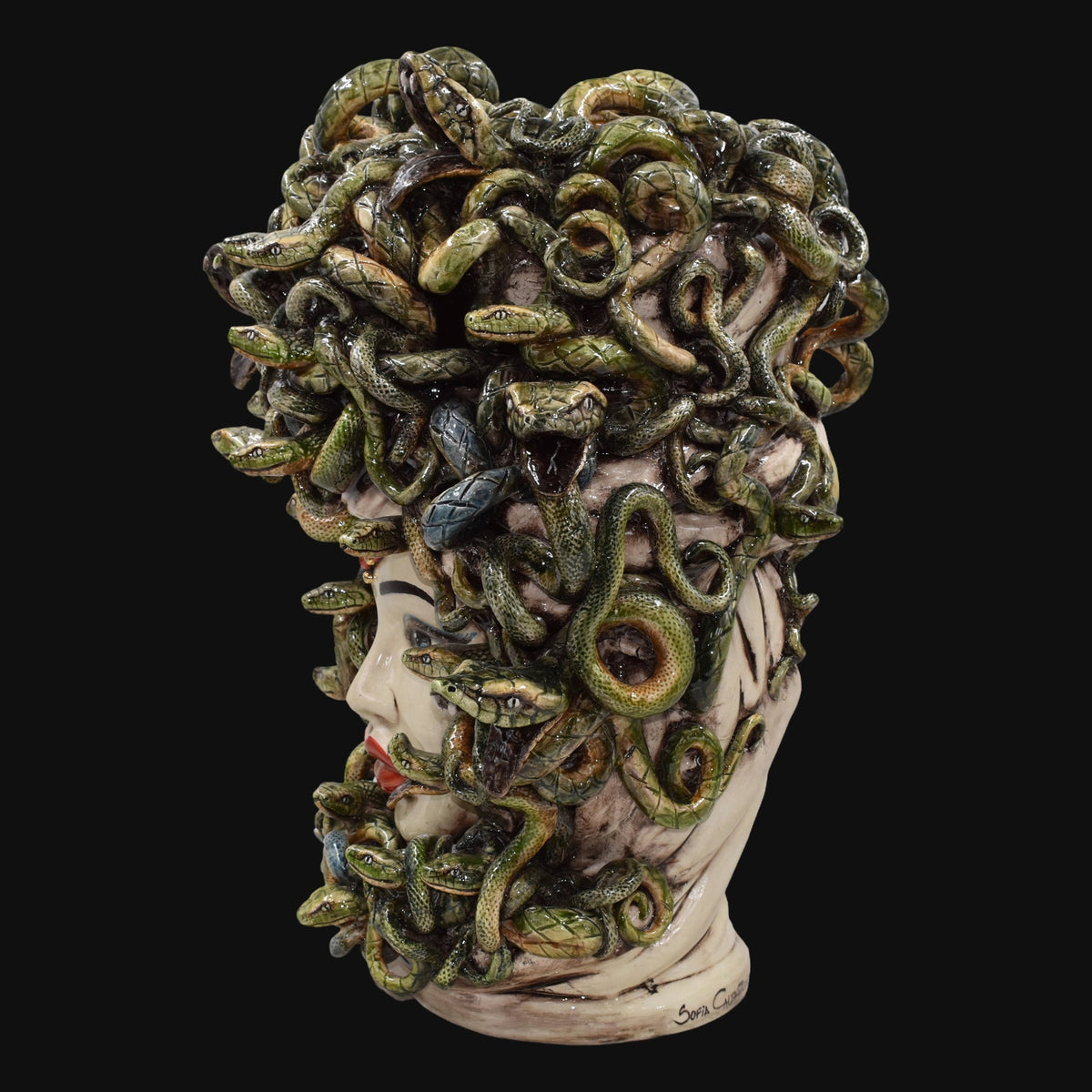 Testa Medusa, Madreperla Antichizzato, chioma di serpenti, mito greco. Ceramica siciliana di Caltagirone, Sofia