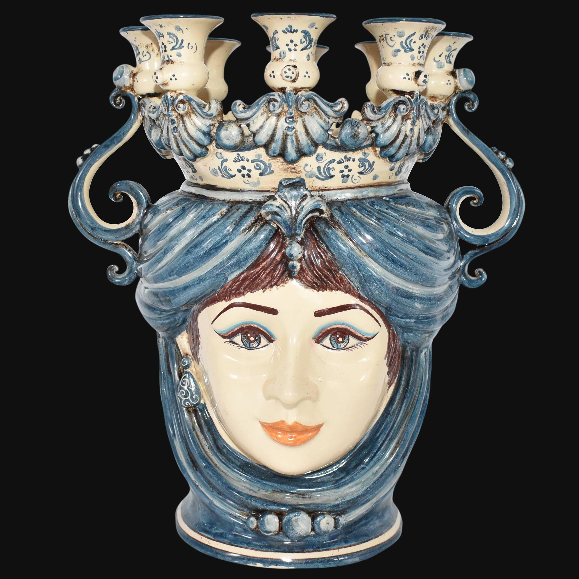 Ceramiche di Caltagirone fatti a mano con volto femminile e decori blu, pezzo artigianale unico