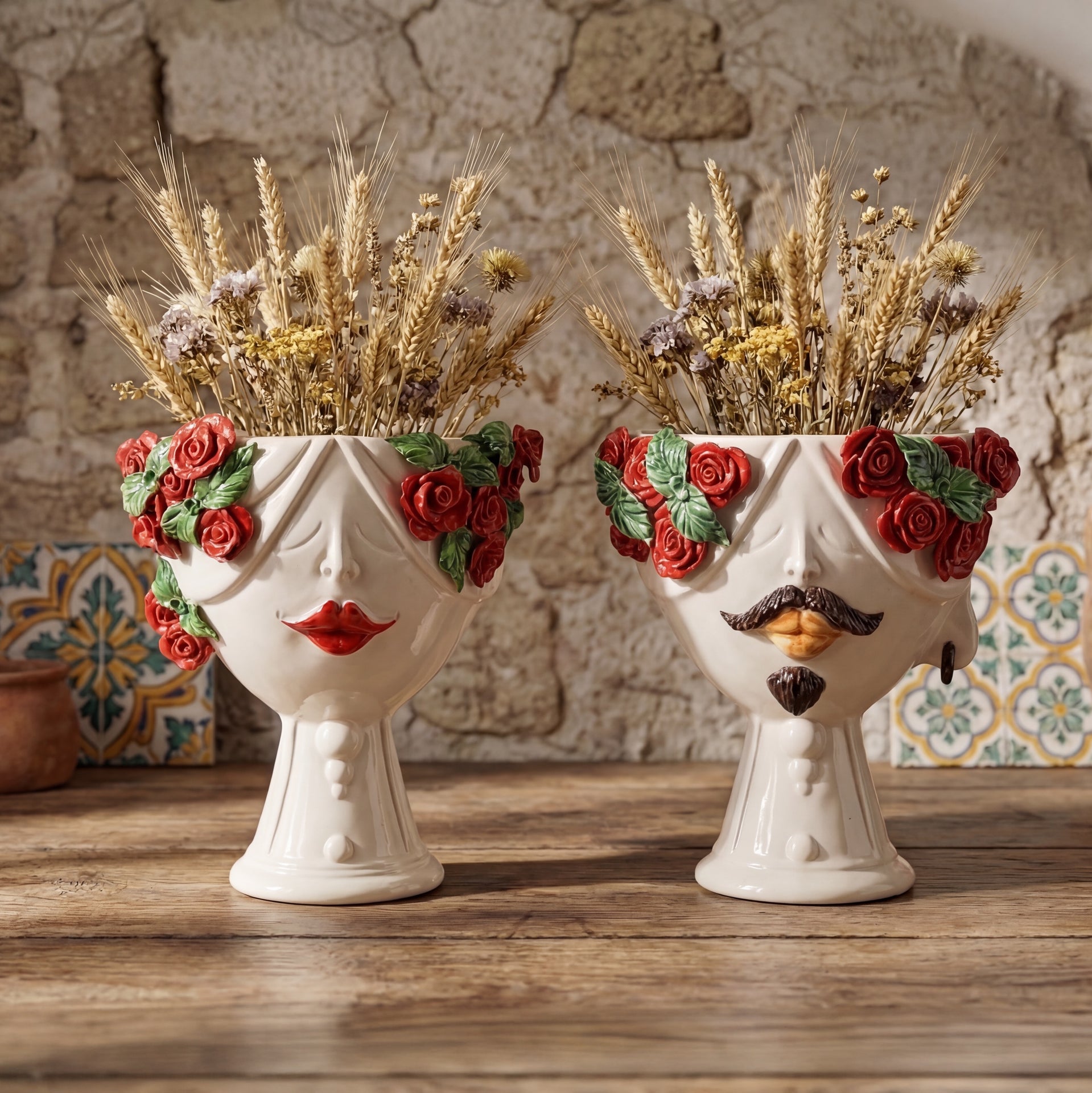 Testa di Moro con rose rosse "Zahira" uomo | White and Color 30 cm - Ceramiche di Caltagirone Sofia